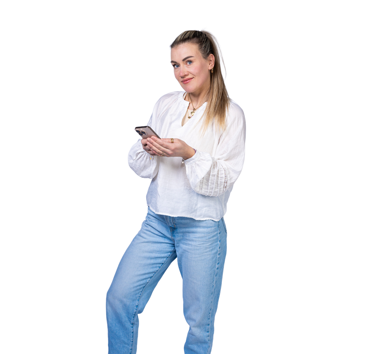 Natasja met haar telefoon in de hand